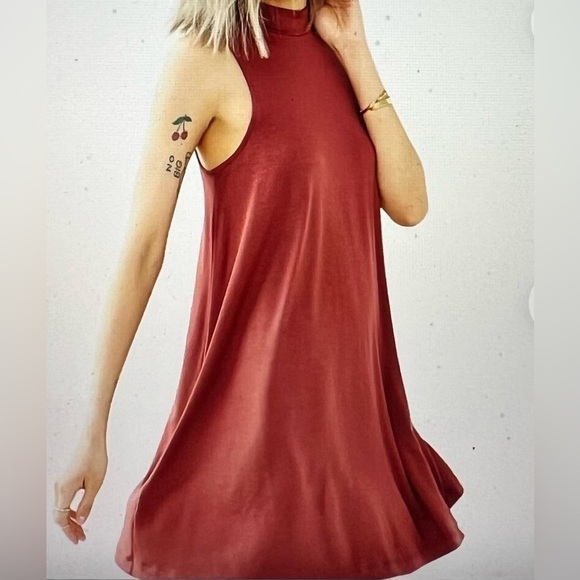 SILENCE + NOISE Mock Neck Mini Swing Dress Sleeveless Swingy Drapey Stretchy - Picture 2 of 6